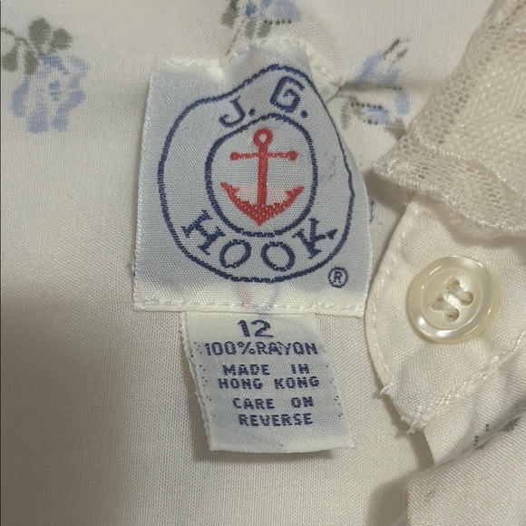 Boutique/Vintage Cream Buttoned Blouse with Mandarin Collar - Picture 2 of 12